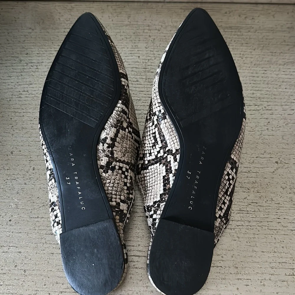 🛍️SALE🛍️ Zara Trafaluc Faux Snakeskin Flat Mules - Picture 5 of 6
